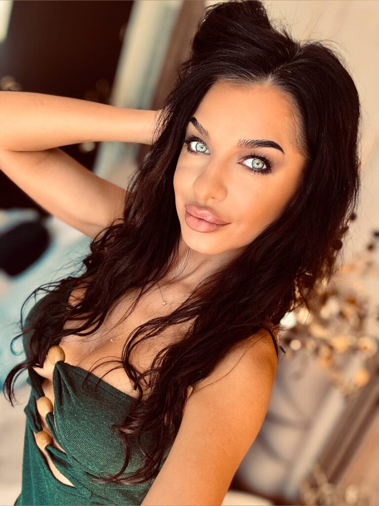 ANISYIA - anisyia - Greek OnlyFans